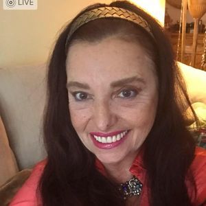 Meet your Posher, Delphina